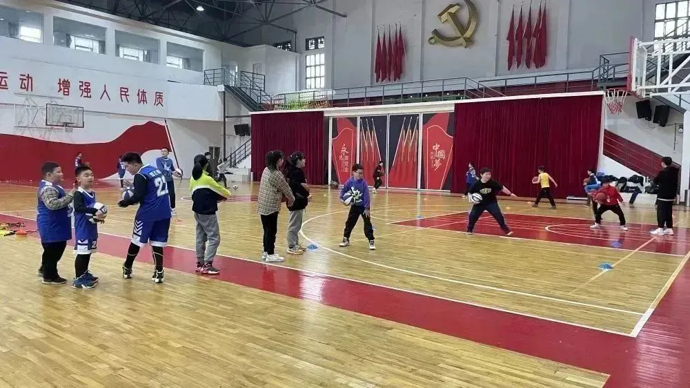 职业球员如何通过联赛提升竞技水平_1